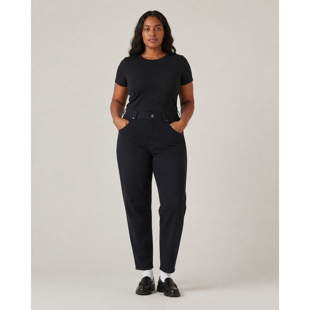 Levis High‎ Waisted Mom Jeans Black Denim Tapered Leg W32 L30 NWT